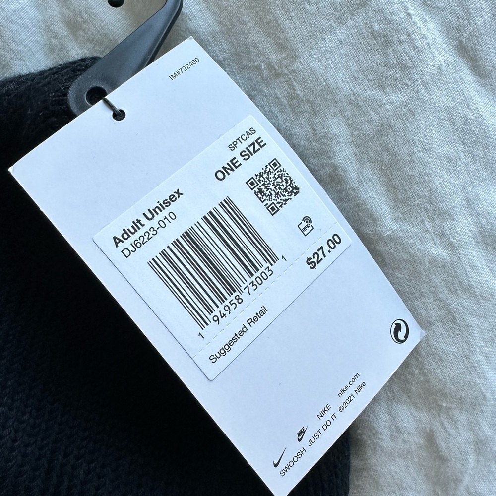 Nike Black Knit Beanie - Picture 3 of 3